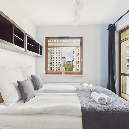 アパート Wola Cityview Balcony & Parking By Solarento *